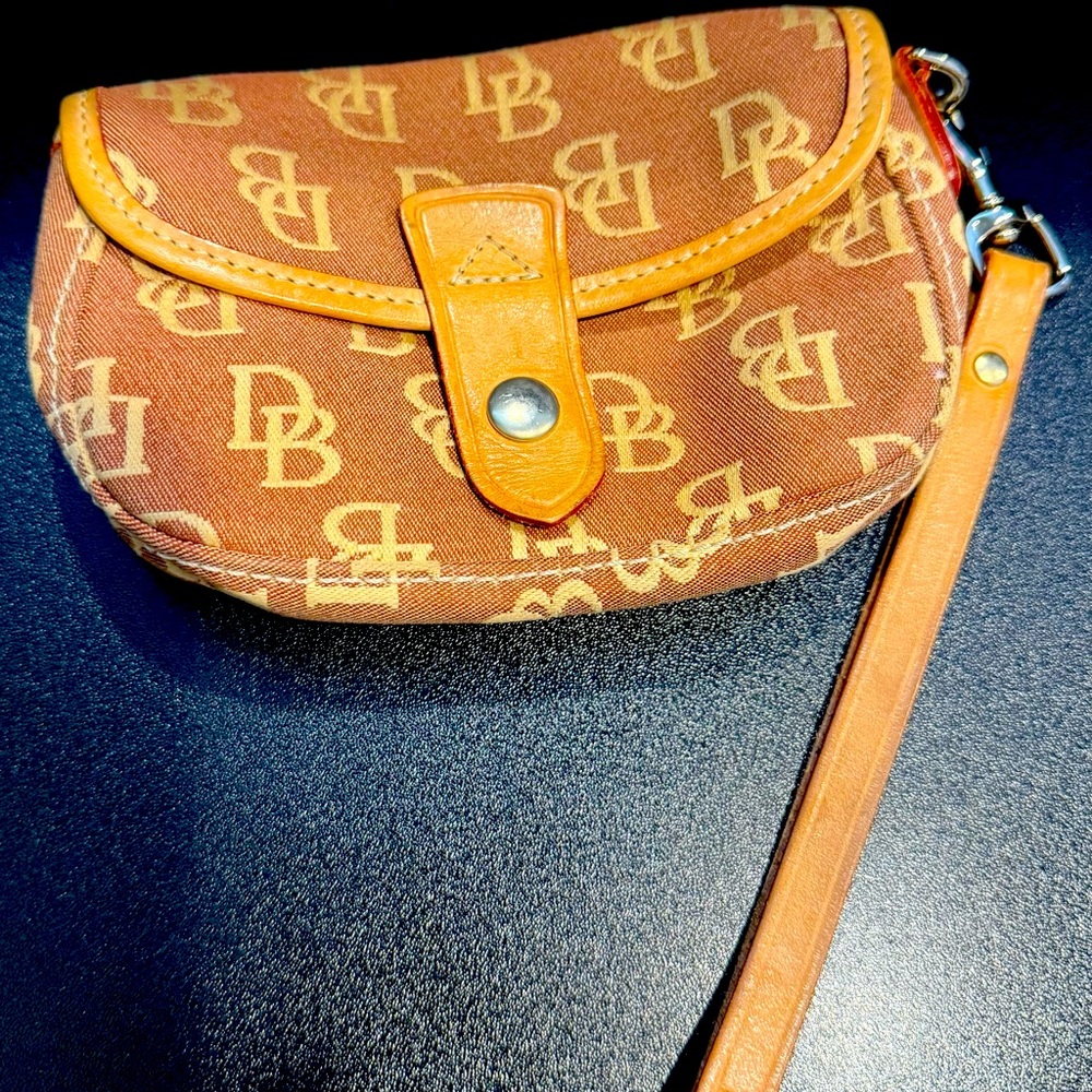 Dooney & Bourke wristlet